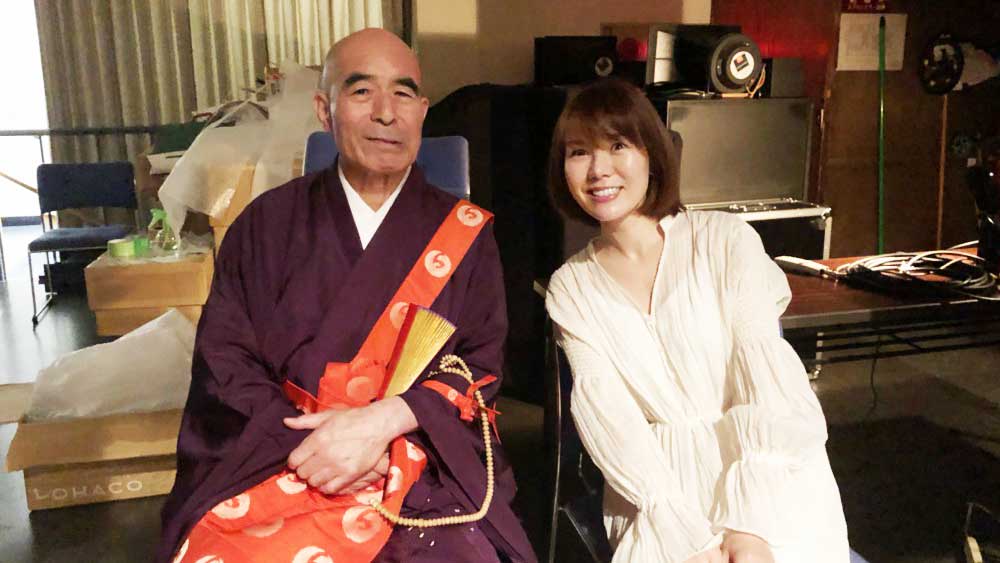 加藤塾長と半崎さん(写真)
