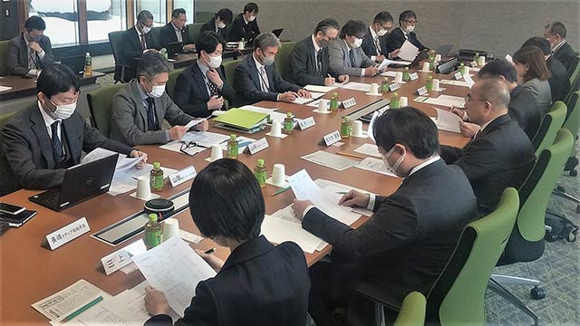 番組審議会の様子(写真)