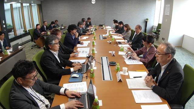 番組審議会の様子(写真)