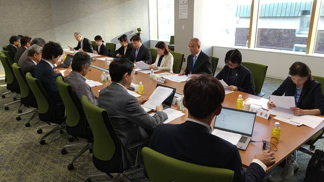 番組審議会の様子(写真)