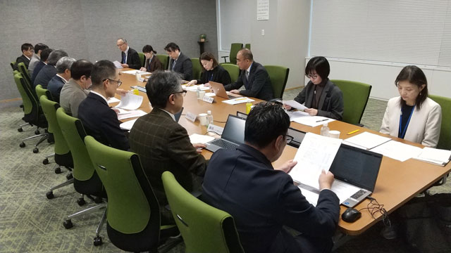 番組審議会の様子(写真)