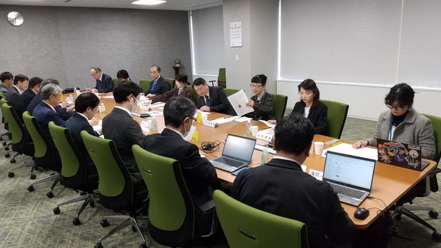 番組審議会の様子(写真)