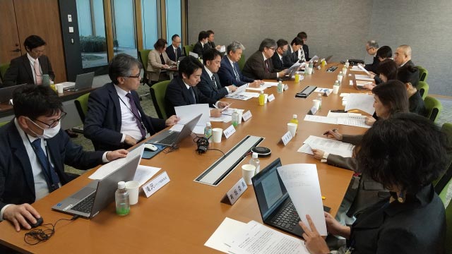 番組審議会の様子(写真)