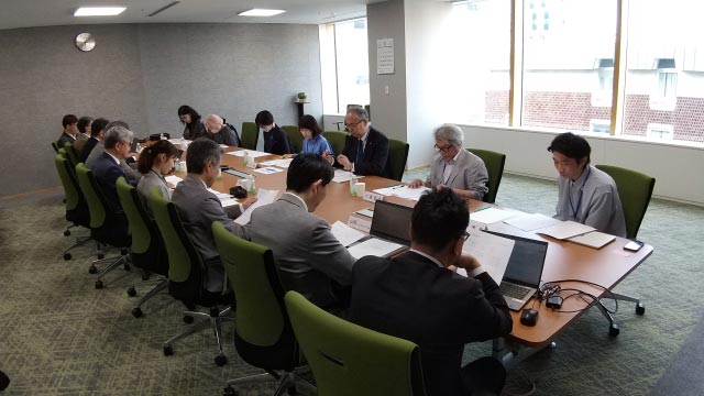 番組審議会の様子(写真)