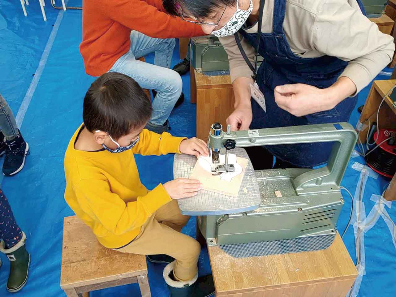 木材を使った製作体験のイメージ（写真）