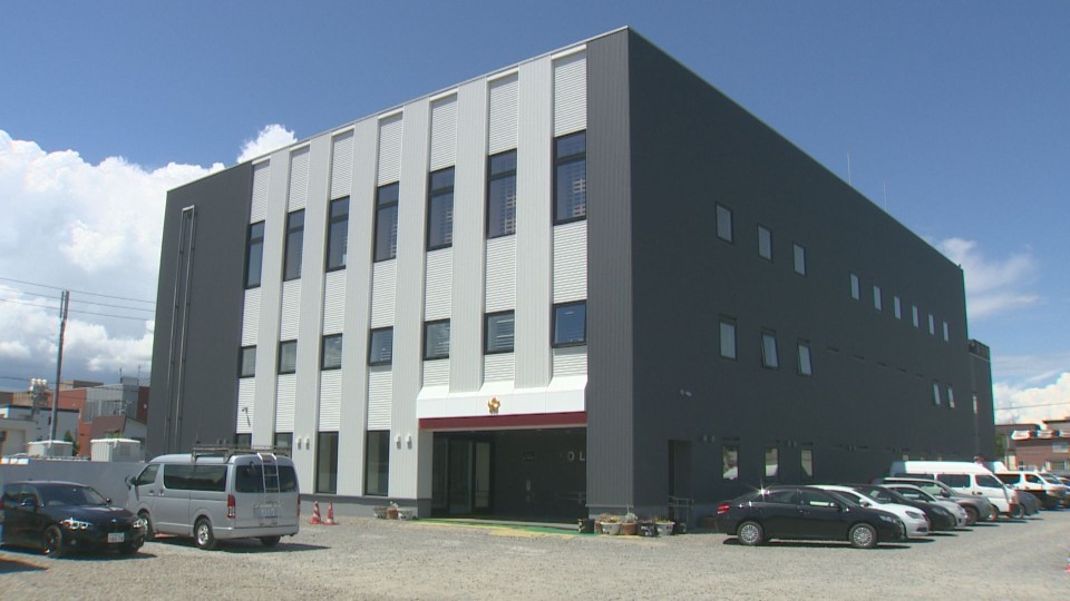 男を取り調べている北海道警滝川警察署