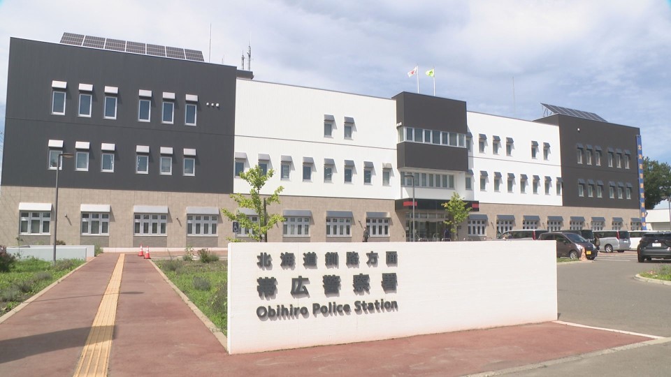 窃盗事件として62歳の男を逮捕、取り調べている帯広警察署