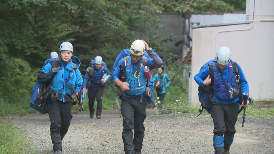 捜索を再開していた道警の山岳遭難救助隊