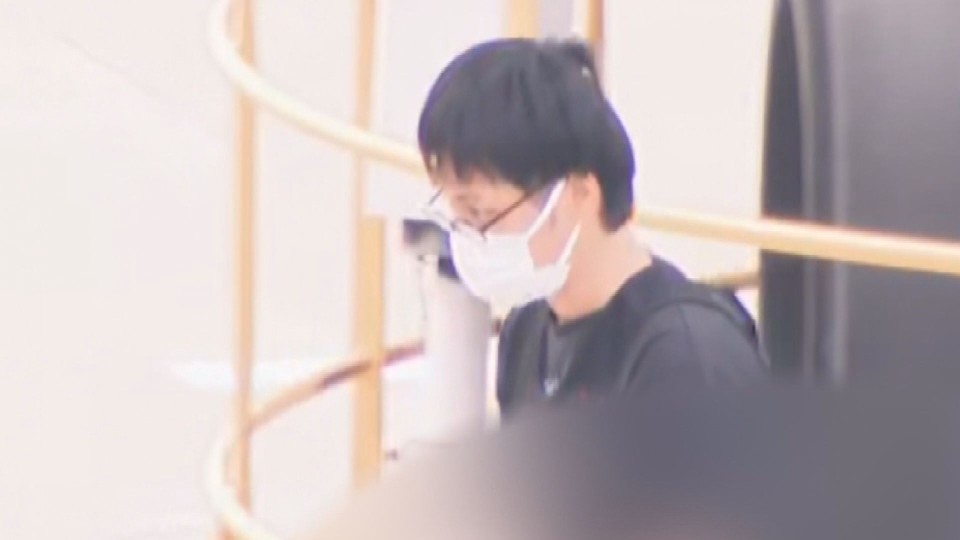 愛知県の警察署に移送される・柘野啓輔容疑者（41）