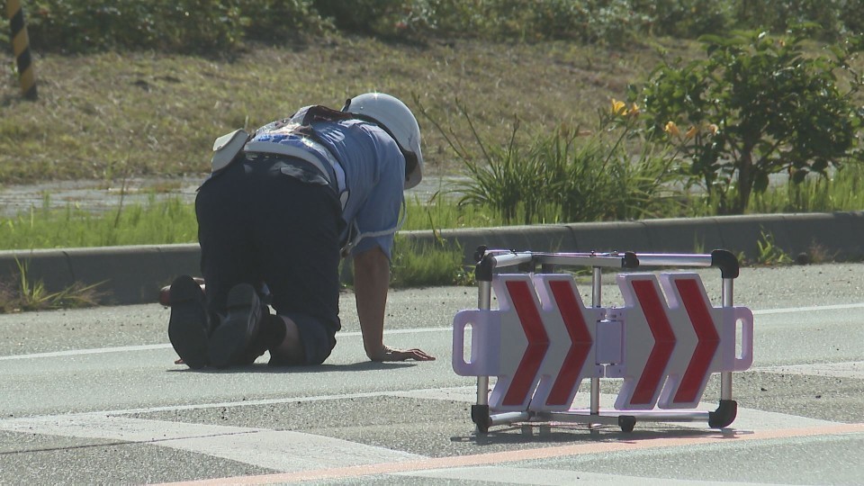 ひき逃げ事件の現場(30日午前・北海道様似町)