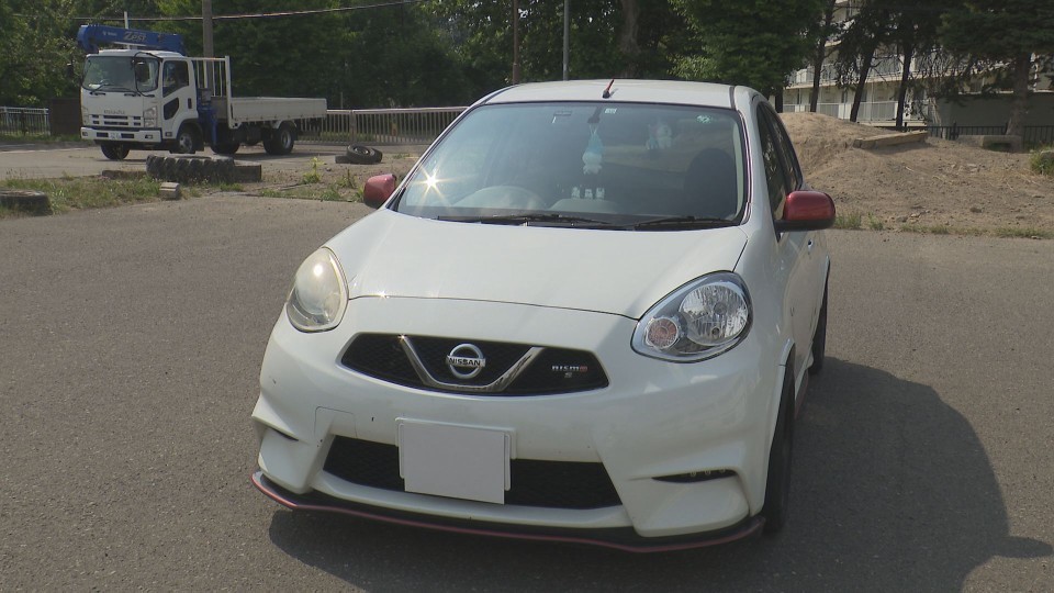 男が乗っていた乗用車