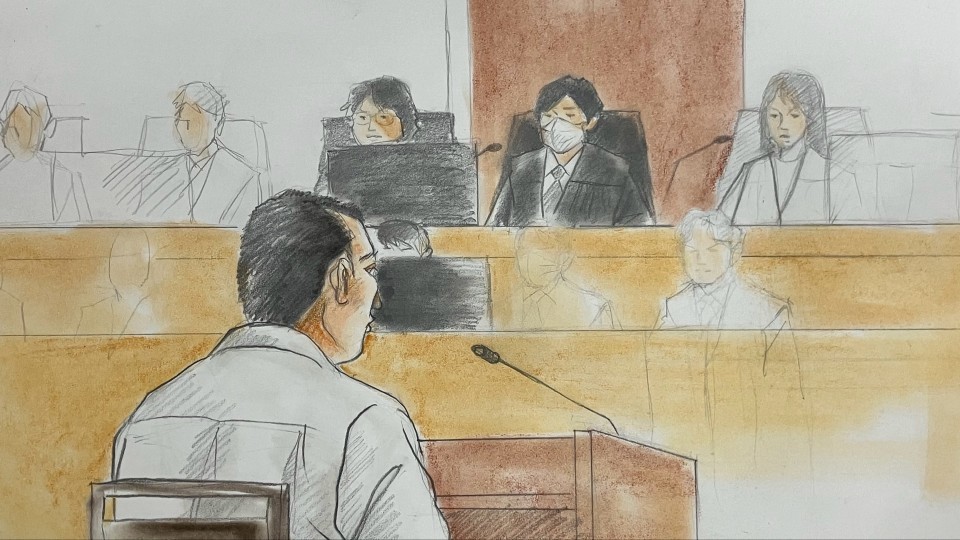 初公判で起訴内容を認めた被告(札幌地裁・23日)