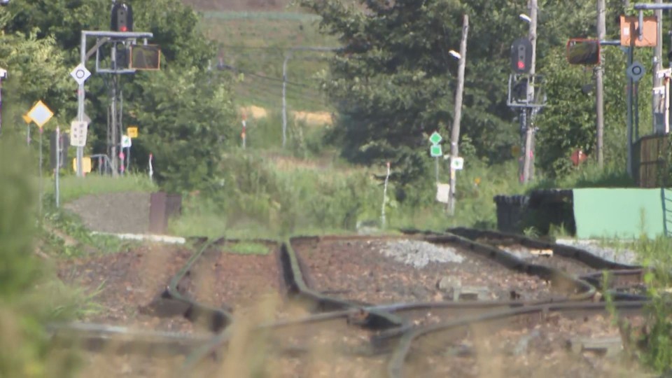 緋牛内駅構内(23日・北海道北見市端野町)