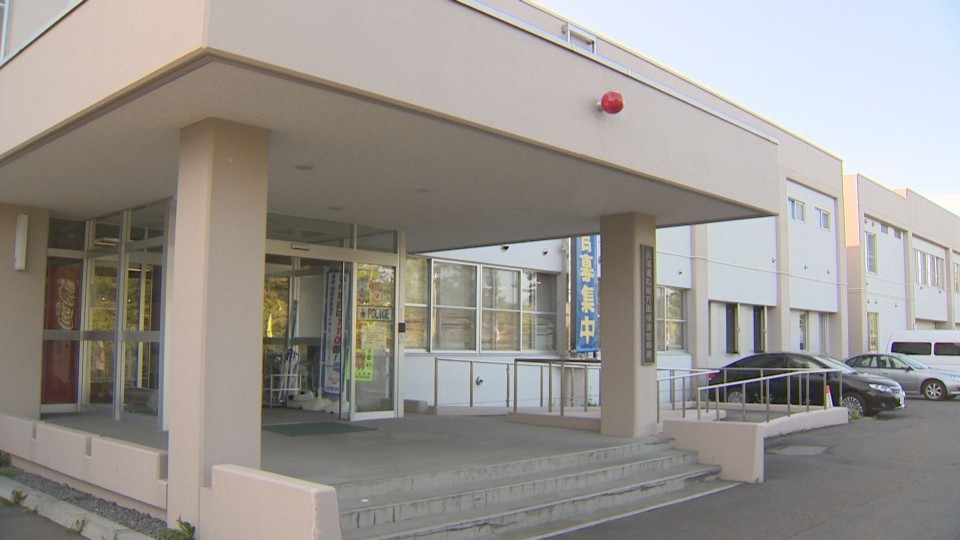 遺体の身元を調べる伊達警察署
