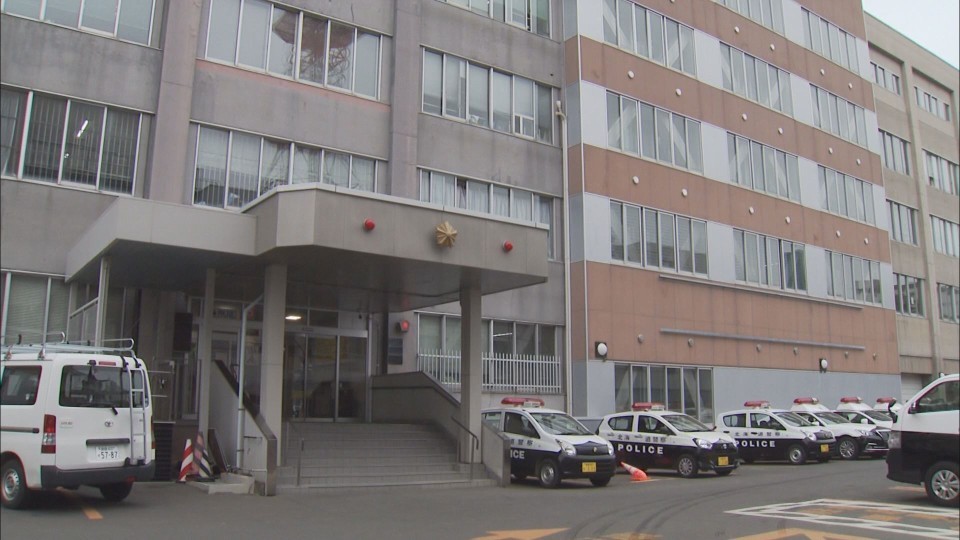 公務執行妨害の疑いで17歳の男を逮捕した釧路警察署
