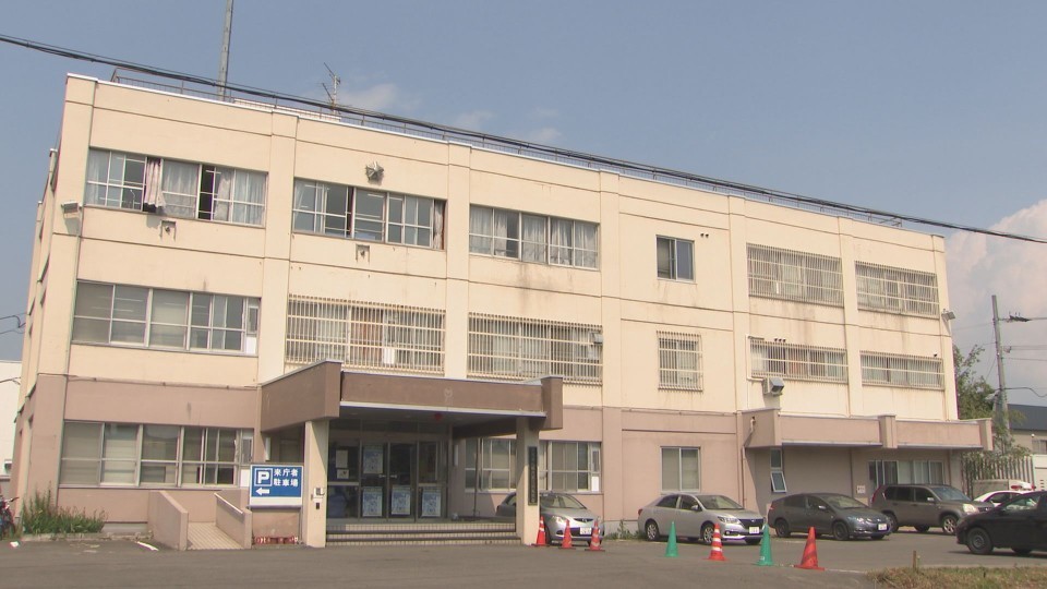 不同意わいせつ事件として男の行方を追う北海道江別警察署