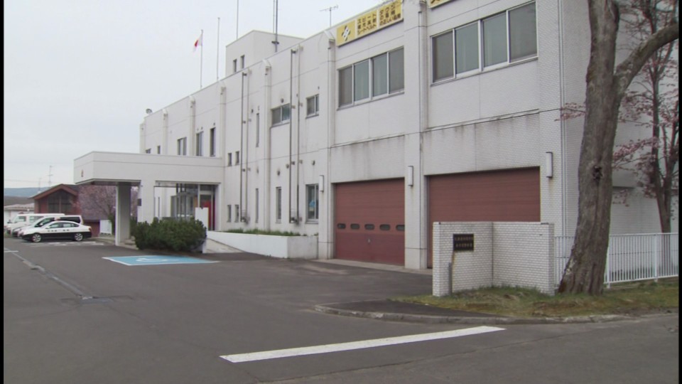 バイク単独事故の詳しい状況を調べている弟子屈警察署