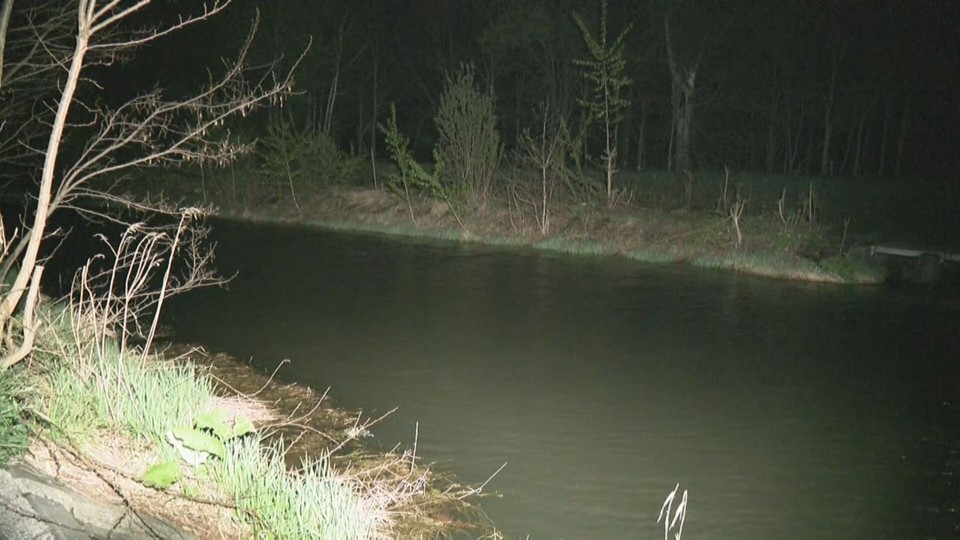 男の子が釣りをしていたベベルイ川の取水口付近(北海道上富良野町)