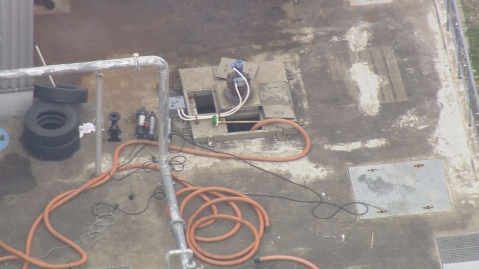 男性2人が倒れていたホタテの加工場(15日午後5時半ごろ 北海道枝幸町)