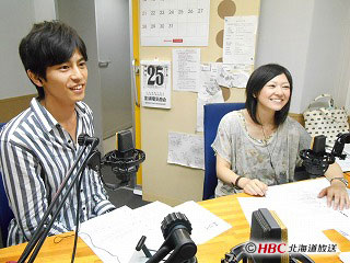 俳優の牧田哲也さんがスタジオに登場!