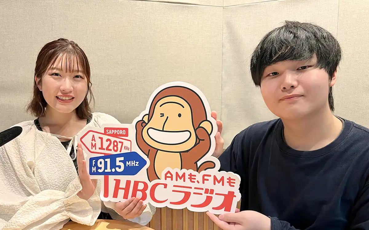 郡凌徳さんインタビューの様子（写真）