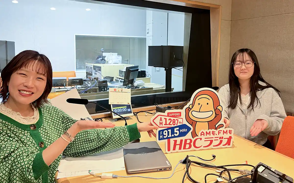 菅野はるさんインタビューの様子（写真）