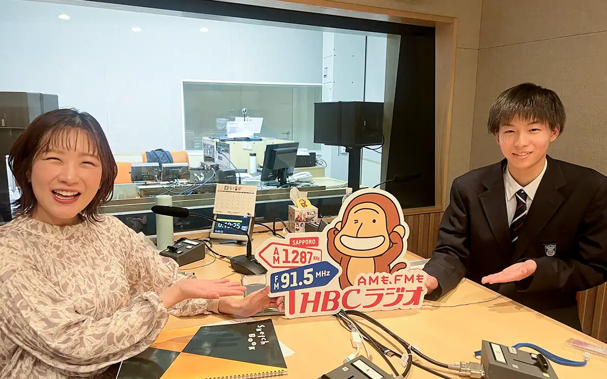 飛島悠吾さんインタビューの様子（写真）