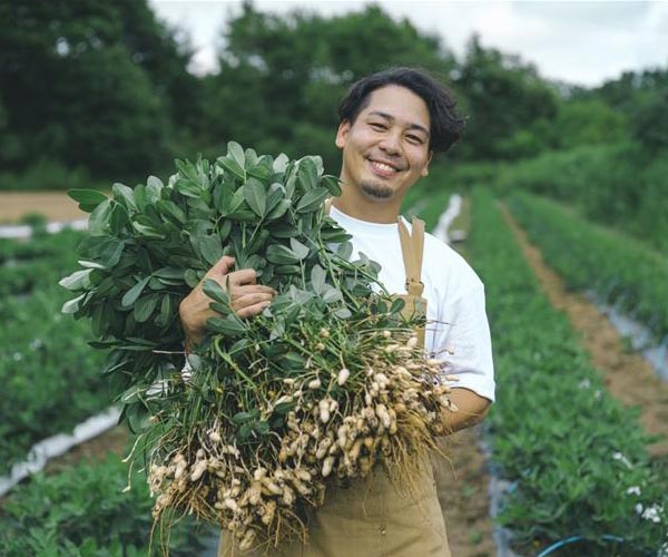 河野慎さん（写真）