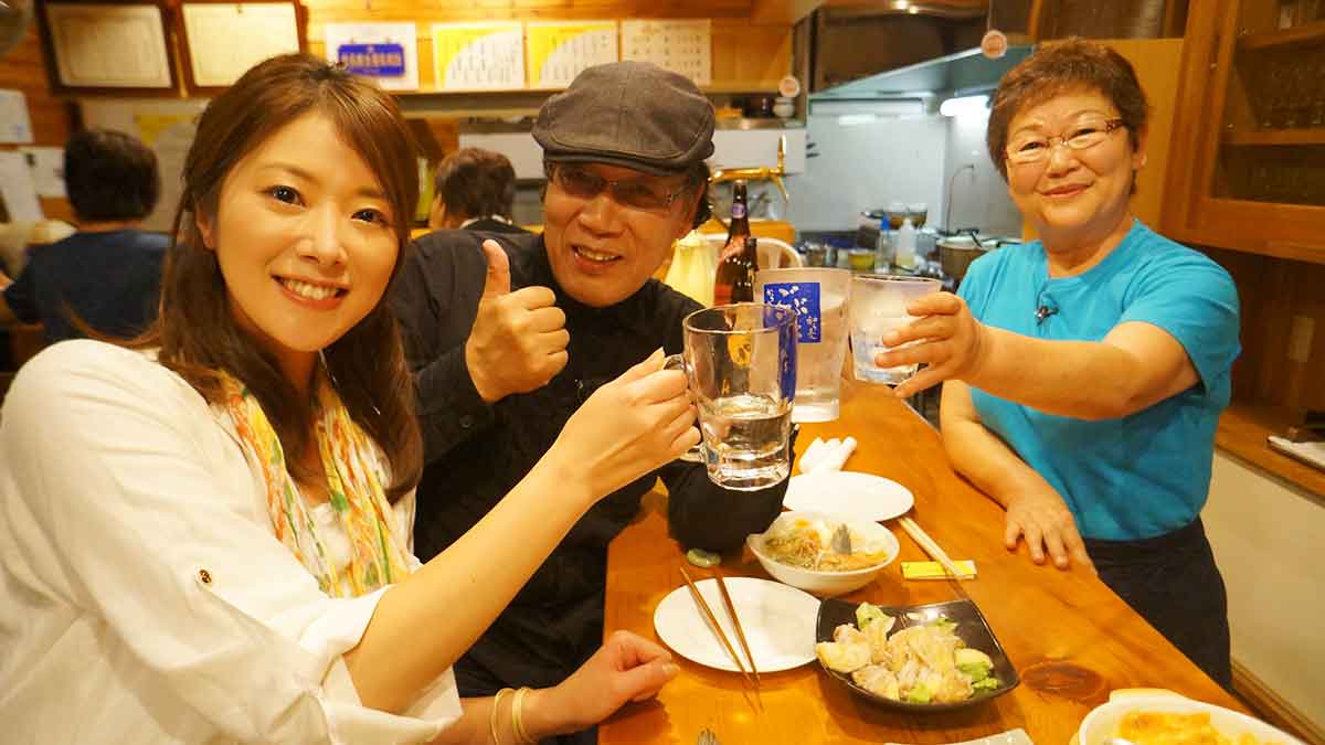 居酒屋さんで一杯おかみさんと(写真)