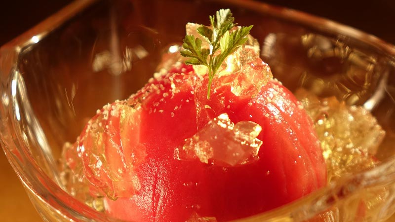 創作料理店にて～冷やしトマト土佐酢ジュレ掛け(写真)