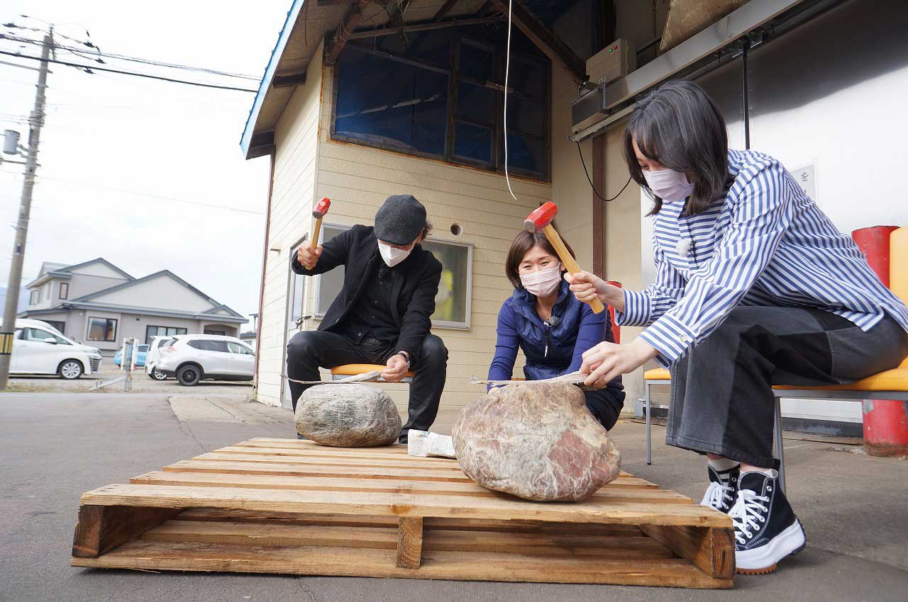 棒鱈たたき体験(写真)