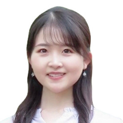 須賀桃子（写真）